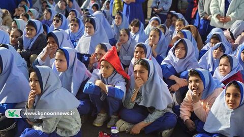 اجرای نمایش و قصه از سوی تماشاخانه سیار کانون استان تهران در اصفهان