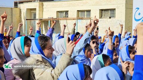 اجرای نمایش و قصه از سوی تماشاخانه سیار کانون استان تهران در اصفهان