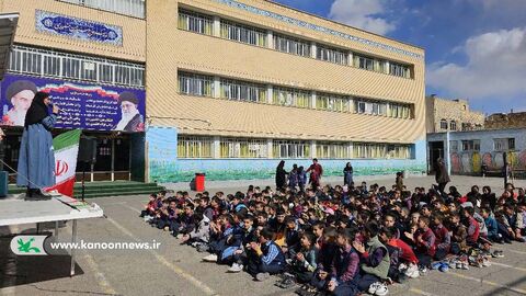 اجرای نمایش و قصه از سوی تماشاخانه سیار کانون استان تهران در اصفهان