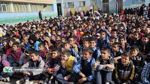 اجرای نمایش و قصه از سوی تماشاخانه سیار کانون استان تهران در اصفهان