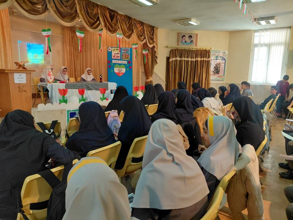 اختتامیه دومین جشنواره نمایشنامهخوانی دهه فجر در مرکز کانون بستانآباد برگزار شد