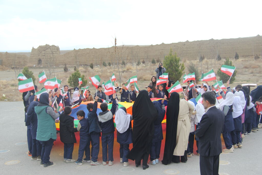 اردوی جهادی کانون، لبخند را مهمان کودکان کرد