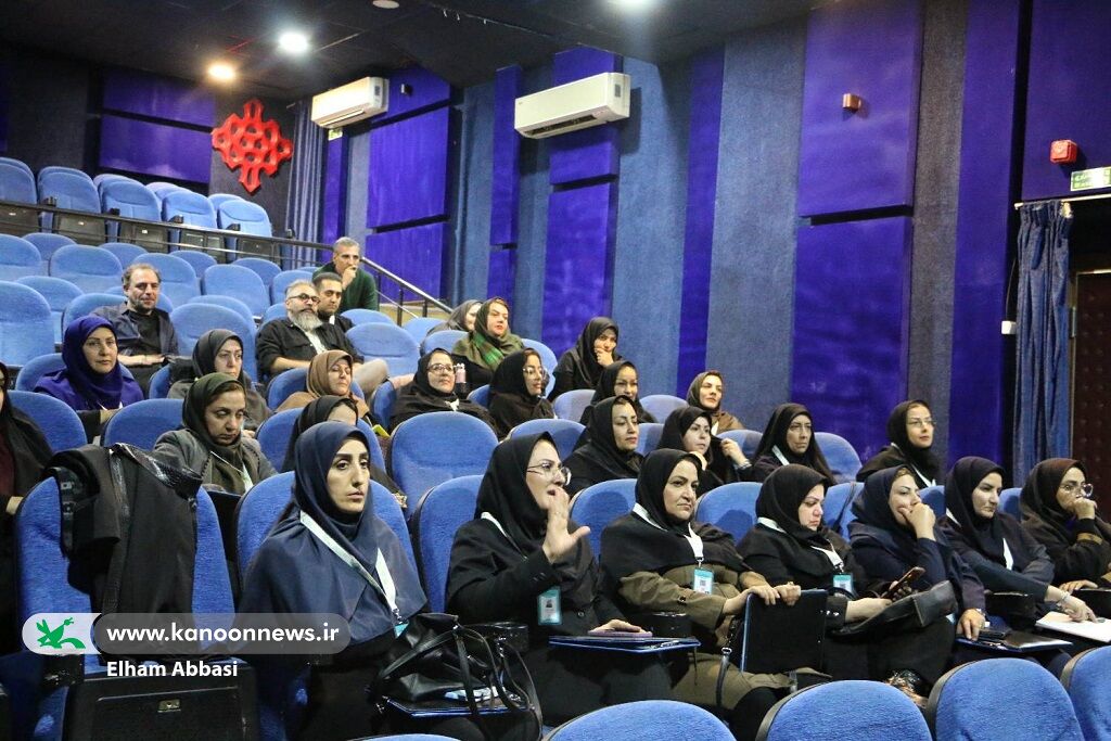 نشست مسئولان و رابطان قصهگویی استانها در حاشیه برگزاری بیست و هفتمین جشنواره بینالمللی قصهگویی همدلی، همافزایی و مردمیسازی، نقشه راه تعالی جشنواره بینالمللی قصهگویی