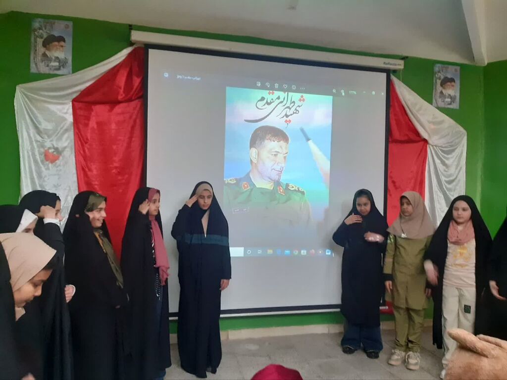 دهه فجر با طعم تئاتر در همدان؛ ۱۸۰۰ دانشآموز مخاطب نمایشهای صحنهای کانون