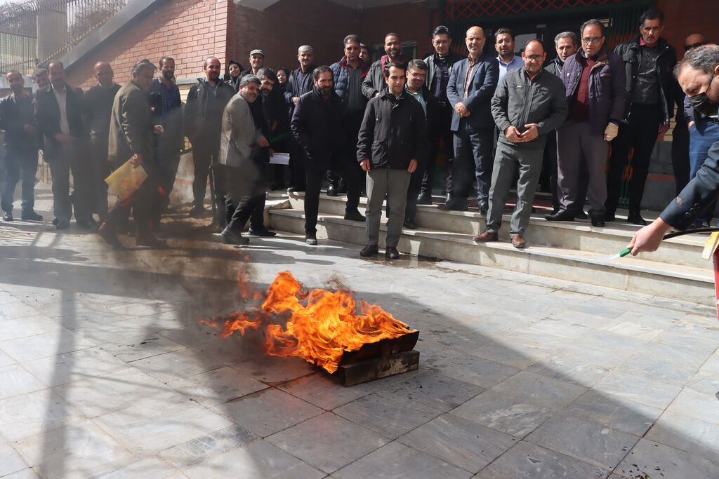 کارگاه آموزشی اطفاء حریق ویژه کارکنان کانون پرورش فکری استان مرکزی برگزار شد