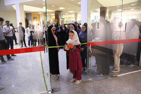 نخستین نمایشگاه تذهیب ومینیاتور اعضای مجتمع فرهنگی هنری یزد با عنوان از نقش تا رنگین  کمان برگزارشد