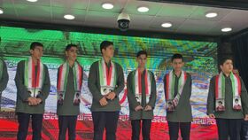 استقرار تماشاخانه سیار کانون در مسیر راهپیمایی ۲۲ بهمن