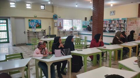 برگزاری نشست ادبی «دو پنجره» با حضور «اکرم‌السادات هاشمی‌پور» در البرز