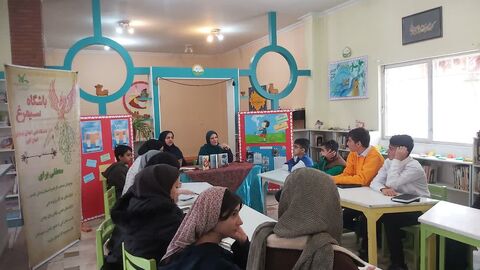 برگزاری نشست ادبی «دو پنجره» با حضور «اکرم‌السادات هاشمی‌پور» در البرز