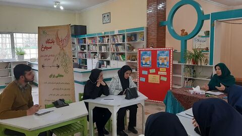 برگزاری نشست ادبی «دو پنجره» با حضور «اکرم‌السادات هاشمی‌پور» در البرز