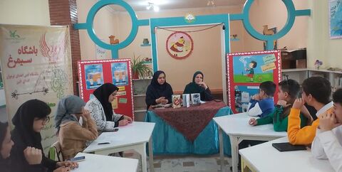 برگزاری نشست ادبی «دو پنجره» با حضور «اکرم‌السادات هاشمی‌پور» در البرز