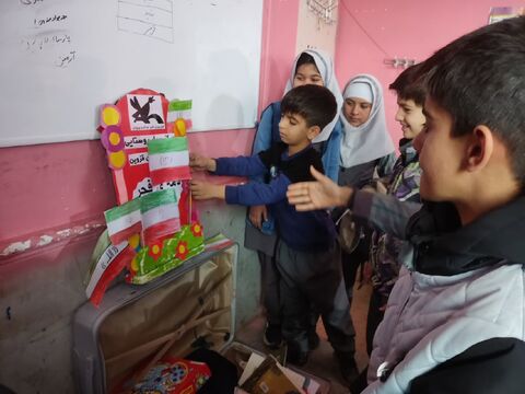 چند نما از گرامی‌داشت دهه فجر در مراکز فرهنگی و هنری کانون استان قزوین