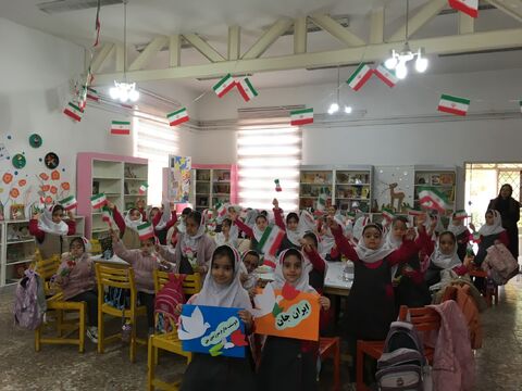 چند نما از گرامی‌داشت دهه فجر در مراکز فرهنگی و هنری کانون استان قزوین