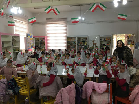 چند نما از گرامی‌داشت دهه فجر در مراکز فرهنگی و هنری کانون استان قزوین