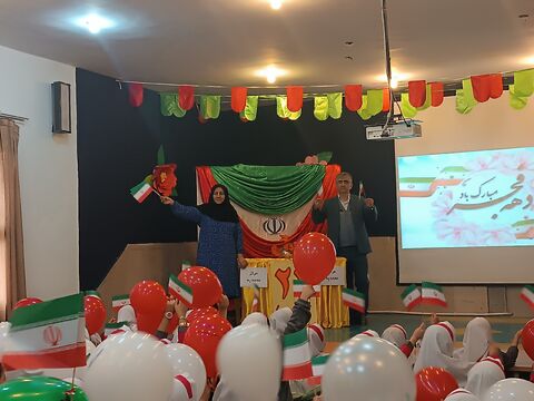 چند نما از گرامی‌داشت دهه فجر در مراکز فرهنگی و هنری کانون استان قزوین