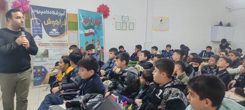 چند نما از گرامی‌داشت دهه فجر در مراکز فرهنگی و هنری کانون استان قزوین