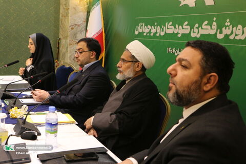نشست مدیران کانون  در حاشیه بیست‌و هفتمین جشنواره بین‌المللی قصه‌گویی