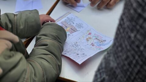 استقرار تماشاخانه سیار کانون در مسیر راهپیمایی 22 بهمن