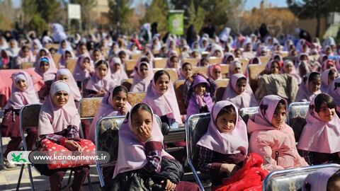 تماشاخانه سیار کانون در استان اصفهان