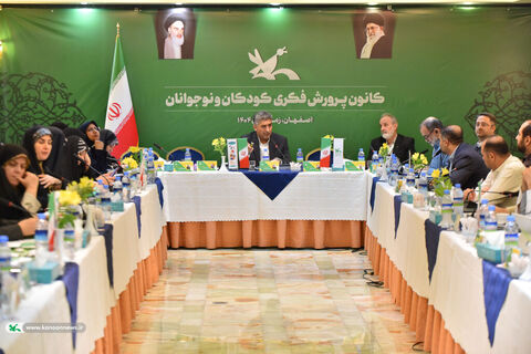 نشست مدیران کانون در بیست و هفتمین جشنواره بین المللی قصه گویی