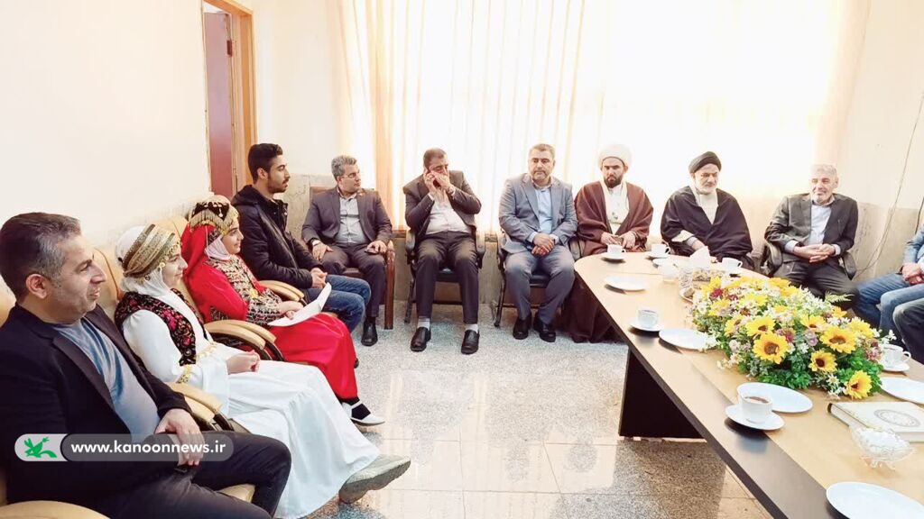 «شاعرانه‌های انقلاب» با مشارکت کانون و دانشگاه پیام نور در بندر امام خمینی (ره)