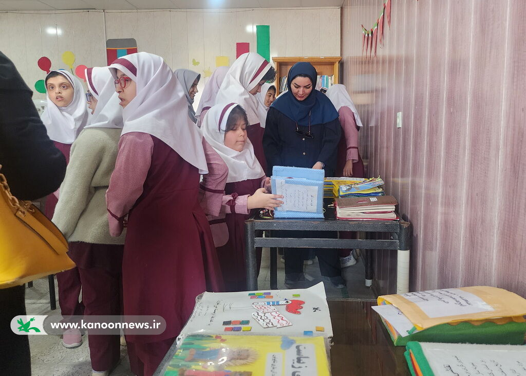نمایشگاه «سفر کتاب» به مدرسه بهارستان بوشهر رسید