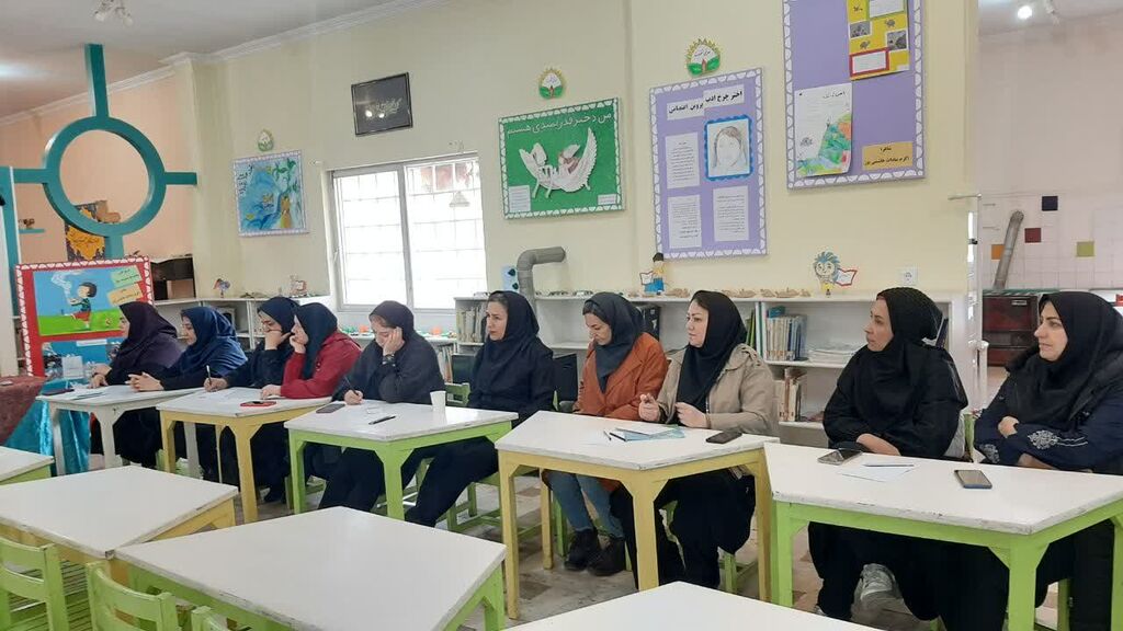 مخاطبشناسی در شعر کودک با حضور «اکرمالسادات هاشمیپور»