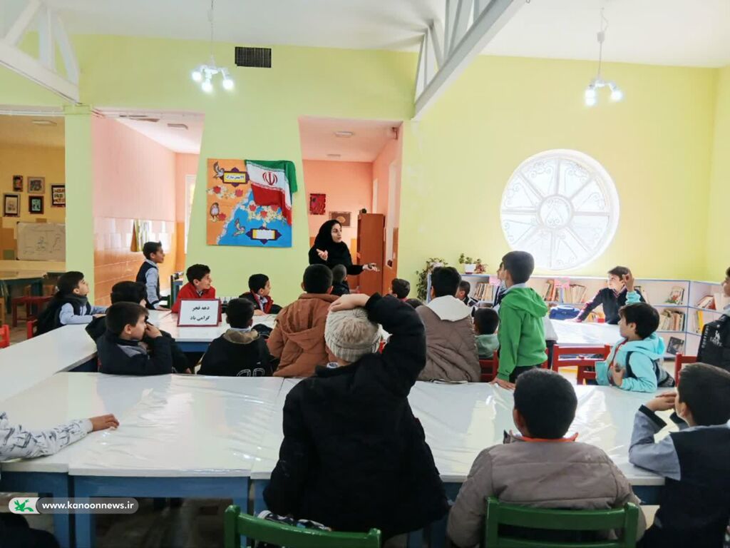 برگزاری برنامه های ادبی دهه فجر در مرکز شماره ۳ کانون خرم‌آباد