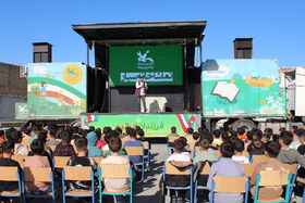 تماشاخانه سیار کانون در آذربایجان‌غربی