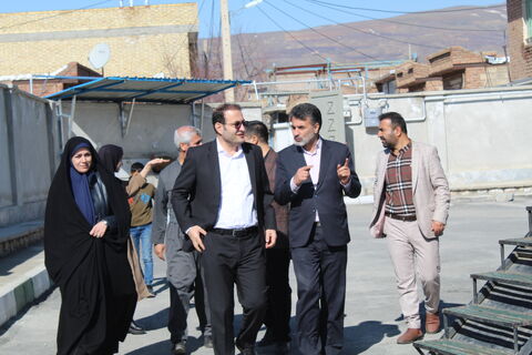 تماشاخانه سیار کانون پرورش فکری کودکان و نوجوانان با اجرای نمایش لاک پشت و خرگوش در مدرسه شهرویرانی اشنویه