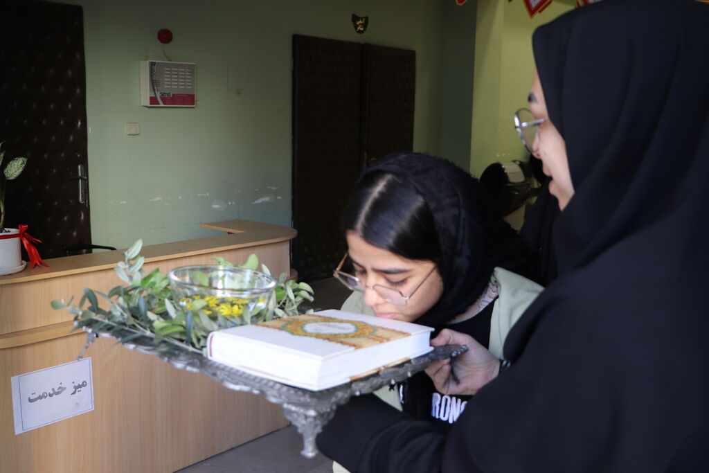 اعزام هشت نوجوان زائر اولی کانون گلستان به مشهد مقدس