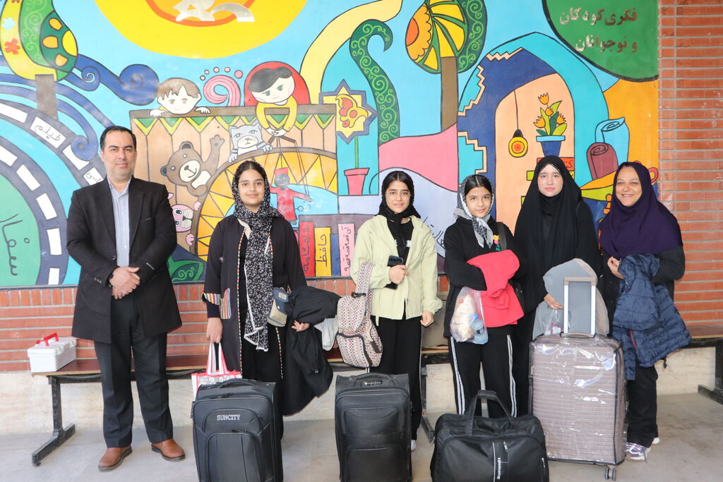 اعزام هشت نوجوان زائر اولی کانون گلستان به مشهد مقدس