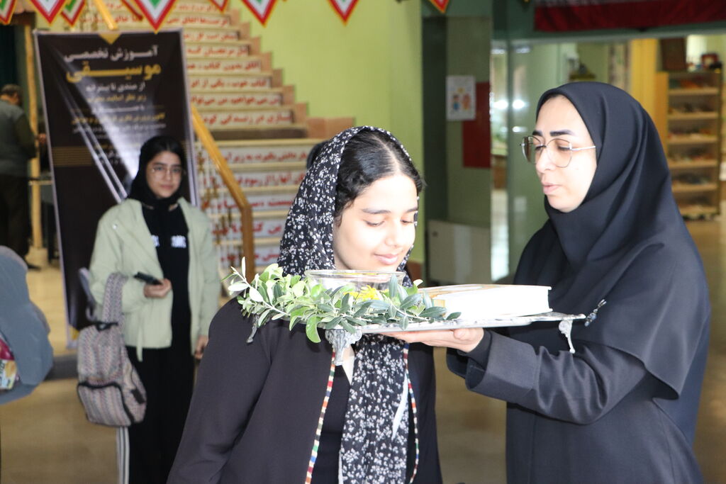 اعزام هشت نوجوان زائر اولی کانون گلستان به مشهد مقدس