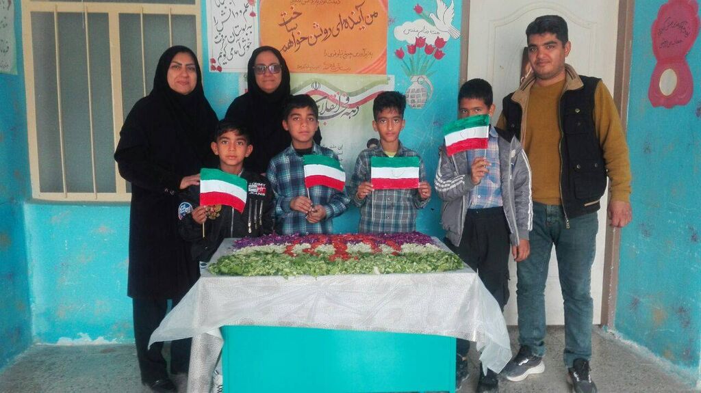 جشن انقلاب به رنگ پرچم ایران