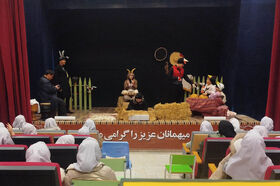 نمایش «وقتی خروس می‌خونه» در کانون اردبیل روی صحنه می‌رود
