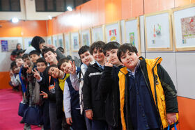 بازدید کودکان، نوجوانان و مربیان از نمایشگاه هنرهای تجسمی کانون