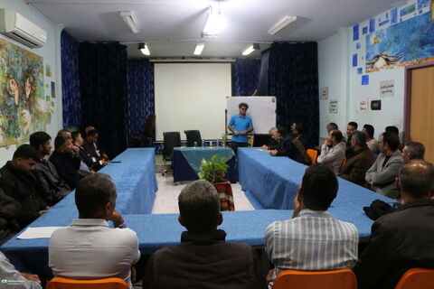 برگزاری نشست آموزشی فرهنگی کارکنان خدمات کانون فارس