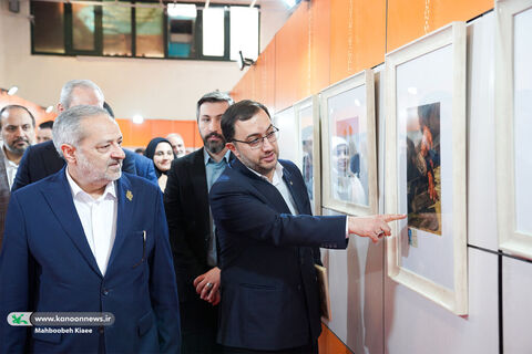 بازدید چهار وزیر از نمایشگاه دهمین دوسالانه ملی هنرهای تجسمی کانون