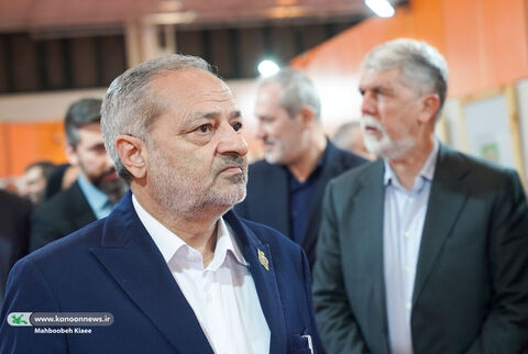 بازدید چهار وزیر از نمایشگاه دهمین دوسالانه ملی هنرهای تجسمی کانون