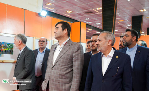 بازدید چهار وزیر از نمایشگاه دهمین دوسالانه ملی هنرهای تجسمی کانون