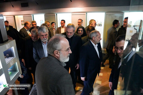 بازدید چهار وزیر از نمایشگاه دهمین دوسالانه ملی هنرهای تجسمی کانون