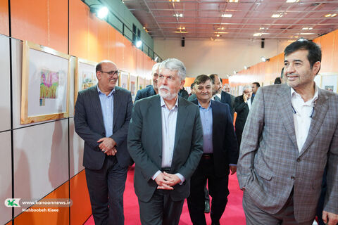 بازدید چهار وزیر از نمایشگاه دهمین دوسالانه ملی هنرهای تجسمی کانون