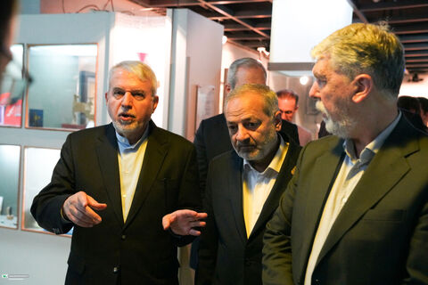 بازدید چهار وزیر از نمایشگاه دهمین دوسالانه ملی هنرهای تجسمی کانون