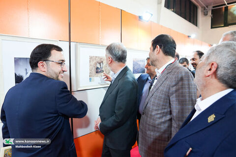 بازدید چهار وزیر از نمایشگاه دهمین دوسالانه ملی هنرهای تجسمی کانون