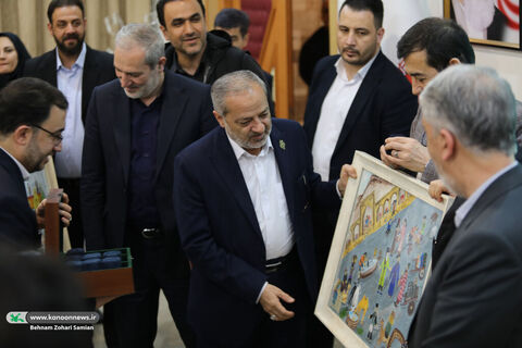 رونمایی کتاب پرچم ایران در گذر زمان «سه‌سین» با حضور چهار وزیر