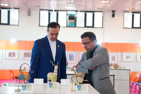 بازدید کودکان، نوجوانان و مربیان از نمایشگاه هنرهای تجسمی کانون