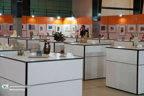 بازدید کودکان، نوجوانان و مربیان از نمایشگاه هنرهای تجسمی کانون