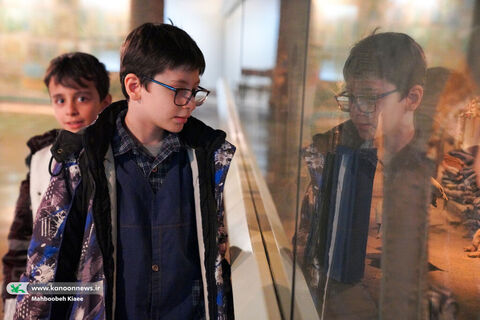 بازدید کودکان، نوجوانان و مربیان از نمایشگاه هنرهای تجسمی کانون