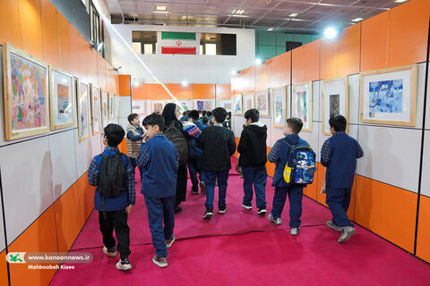 بازدید کودکان، نوجوانان و مربیان از نمایشگاه هنرهای تجسمی کانون