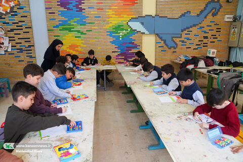 بازدید کودکان، نوجوانان و مربیان از نمایشگاه هنرهای تجسمی کانون